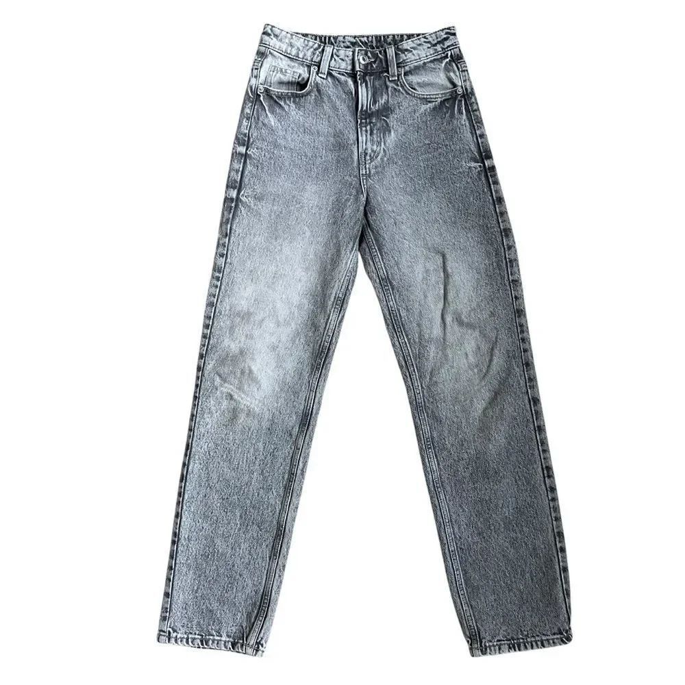 & Denim Classic Light Gray Wash Straight-Leg Jeans Size 2